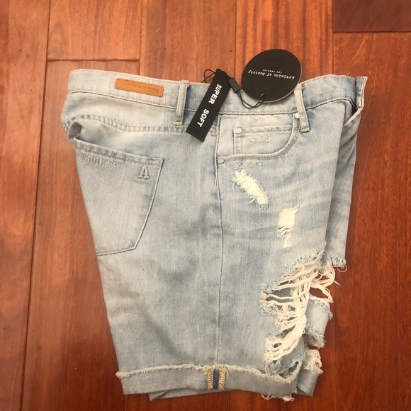 Articles of society, DENIM  DISTRESSED SHORTS - Picture 4 of 8